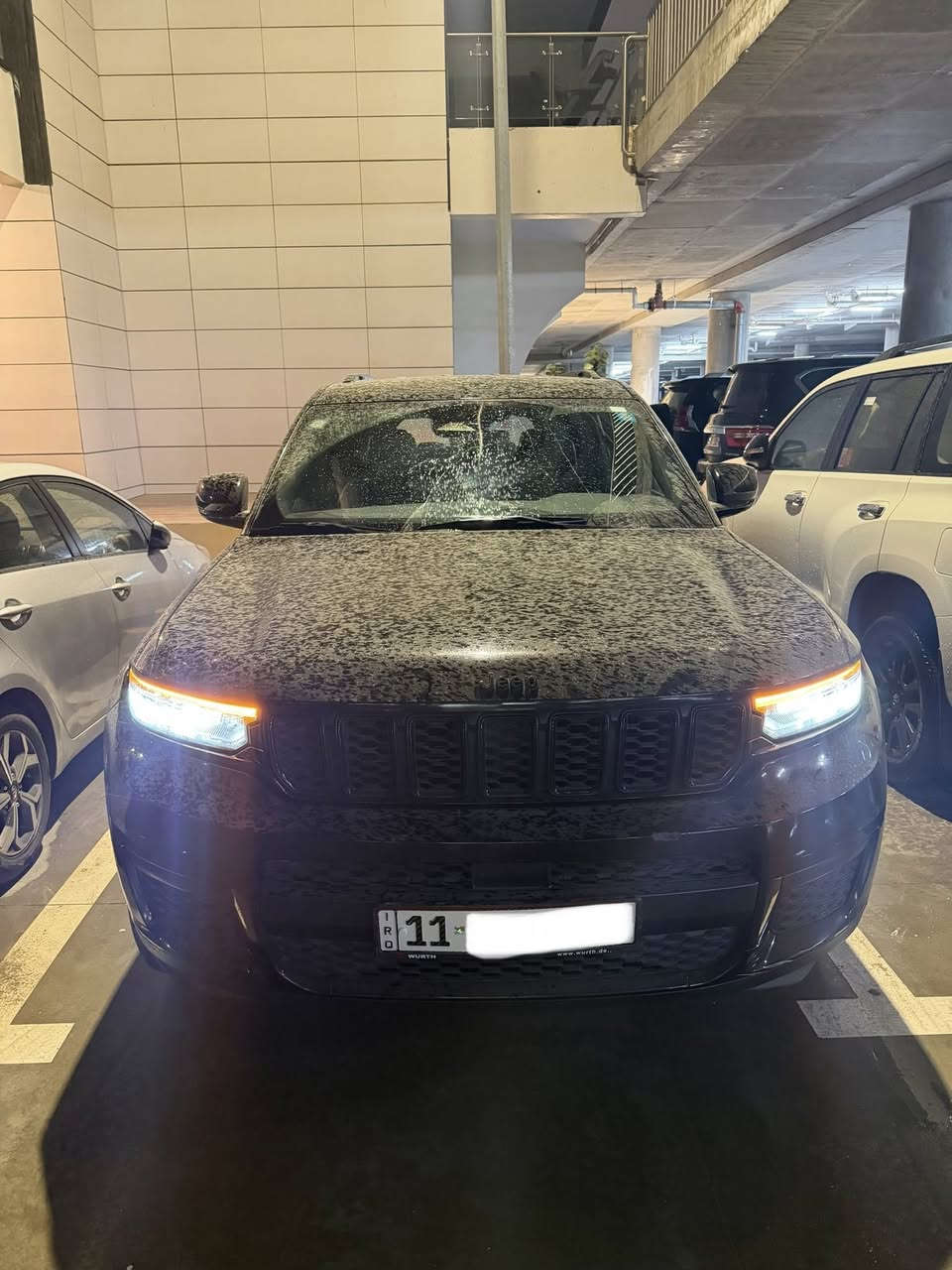 اقل سعر بالسوك 270 ورقه بدون حادث 
جيب جراند شيروكي 2021 أمريكي بلاك توب فول عدا الفتحه 4*4 
كراسي جلد وكهرباء وتدفئة جنطه كهرباء 
(( بدون ولا صبغ ولا تبديل ولا اي شي )) فقط بارد با باب بدون اي دواخل ماشيه 55 الف 
رقم بغداد باسمي سياره 7 راكب 
مكينه 6V 3600cc 
السياره تعتبر بدون حادث كلش جديده 
مكاني منصور بوابه العراق 
***********
