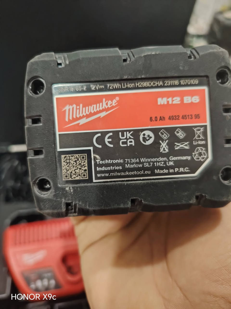 السلام عليكم دريل milwaukee m12 لقم +بطارية 6A +علبة وشاحن ب 350 موجود توصيل


**إذا كنت صاحب هذا الإعلان وتريد حذفه لأي سبب، رجاءا أرسل رسالة إلى الدعم الفني**