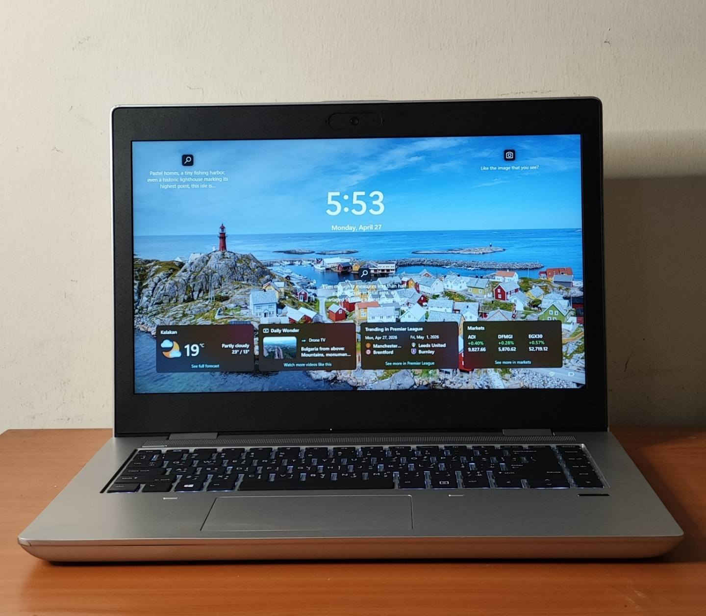 لابتوب اج بي سلفر المنيوم
لابتوب HP سلفر 
للتصميم والدراسة والتصفح والالعاب المتوسطه 
يشغل اتوكاد ثري دي ماكس وماتلاب وورد اكسل وغيرها
معالج رايزن 5 برو 2500 اقوة من جيل 10 من انتل
رام 8
هارد 256 ssd سريع
كرت خارجي 1 كيكا نوع فيغا 8 
حجم الشاشة 14 
كيبورد عربي انكليزي 
كيبورد ضوئي (ليزري)
سلم نحيفة وخفيفة الوزن 
بطارية ممتازه 
منفذ تايبسي
منفذ HDMI
منفذ لان 
جميع المنافذ متوفرة 
السعر 275 الف 
متوفر توصيل


**إذا كنت صاحب هذا الإعلان وتريد حذفه لأي سبب، رجاءا أرسل رسالة إلى الدعم الفني**
