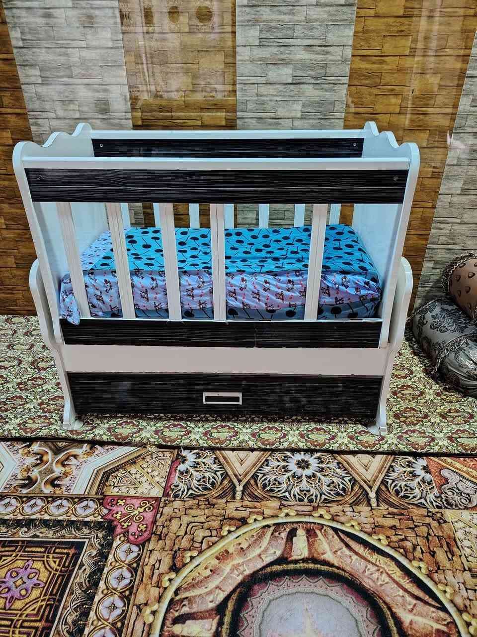 سلام عليكم كاروك هزاز للبيع جاهز او تنور غاز شغال كل عيب مابيه شراي تعال خاص او تدلل او خابر***********
