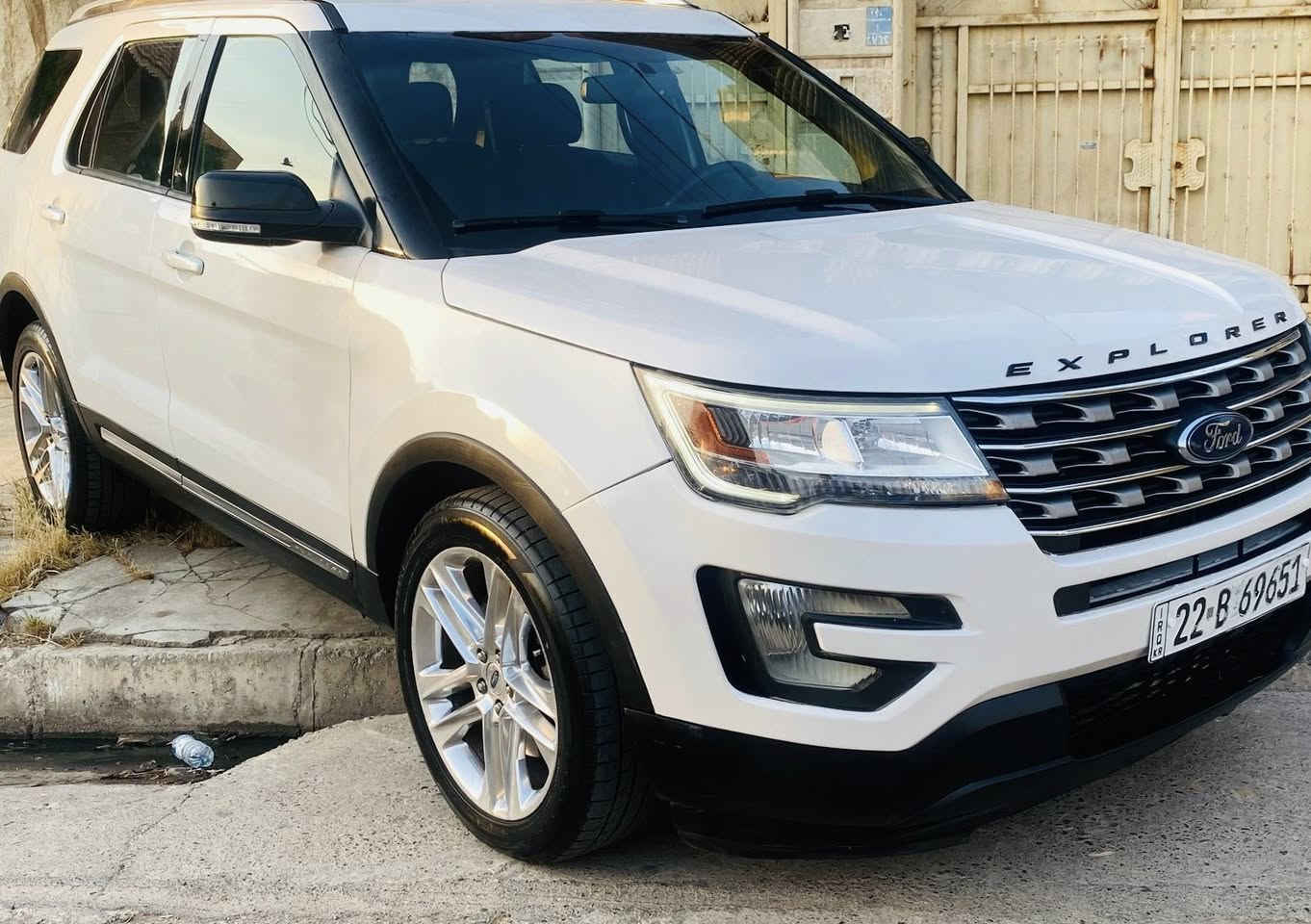 FORD EXPLORER XLT 4WD 2016
فورد اكسبلور XLT 2016

موصفات الرهيبة فورد فول فول

محرك 6 سلندر حجم 3500

فور ويل : 4X4

للسعر:-  175 $ مجال

سبعة  7 راكب داخل كريمى

ماشي  110 الف فقط 

بصمة ابواب و بصمة تشغيل

بانوراما سقف فتحة

فور ويل دبل اكسل

صندوق شفط 

شاشة حجم كبير كاميرة ودوارة 

رادار امامي 

رادار توقف ذاتي

تحكم ستيرين فول 

كشنات كهربايي التحكم 

مرايات جوانب هيتر

حساسات خلفية وامامي اصل 

اشاير بالمرايا الجانبية 

لايتات امامي عدسة مع بلوجكتر دعامية

كشنات الامامية خلفي فول كهرباء  

كود خارجي للقفل على باب السائق

سكليتر كهربائي مع تحكم ستيرن بالجهتين

تبريد ثلاث قطع امامي وسط خلفي

منافذ AUX, مع اربعة منافذ USB  مع تقنية ربط جهاز ستلايت على السيارة مع منفذ رام ذاكرة ورام خرائط GPS مع منفذ كهرباء 110فولت 

نظام الاوامر الصوتي اثناء القيادة

السيارة ناعمة ومناقصها اي شي دهن وبانزين فقط  

سياره فول للاخير وجديده

السيارة بي  جاملغ وربع باب سكن مصبوغ بدون ضرر داخل

ايرباك سليم 100% 

البجم كبس

رقم شانصى 1fm5k8d86gga33080

بعد بيها مواصفات..
🔥مكان سيارة / اربيل
💎واتساب + فایبر 
💎رقم موبايل ☎️ 
*********** ☎️ واتساب 
*********** ☎️ واتساب

​بۆ فرۆشتن: فۆرد ئێکسپلۆرەر ٢٠١٦
​وارد ئەمریکی دبل اكسل فول مواسفات
بۆیاخ، تەنها جاملغ وربع دةركاى سكن
​بزوێنەر: ٦ پستۆن ٣٥٠٠ 
​کورسی: ٧ سەرنشین.
​سیستەمی ساردکەرەوە: ٣ پارچە تەبرید.
شاشة گةورة
بسمة
شغال
سلايد بانوراما
دبل اكسل 4X4
​کورسی شۆفێر: کارەبایی.
​گێڕ: شفتات لەسەر سوکان.
​شاشە: شاشەی تێسلا.
​تێبینییەکان:
​هەموو شتێکی توندوتۆڵە و هیچ کەموکوڕییەکی نییە (گێڕ، مەکینە و کارەباییات بەشەرت).
​ڕۆیشتوو: ١١٠ هەزار مایل.
​سەنەوی نوية
​شوێن: هةولير
​بۆ پەیوەندی و زانیاری: ***********
​نــرخ: ١٧٥ وەرەقە
