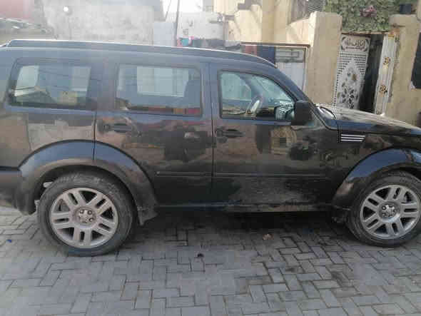 سلام عليكم اخوان دوج نترو مو ديل١٠ بيه صبغ سيا ه كامله تحويل شماليه موجوده بغداد تحويل للبيع س ٩٠ اومراوس عادي اخوان ليريد يخابر  ت ***********
