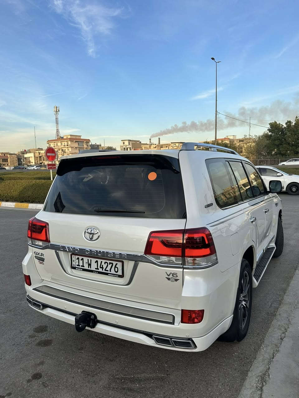 لاندكروز تويوتا 2020 خليجي ساز SAS
ماشيه 115 الف كيلوا 
السياره كفاله عامه غير فقط البنيد مرشوش 

مواصفات الساز معروفه 
فتحه 
بصمه 
شاشاث عدد 3 + كاميرا
كشنات كهرباء + جلد 
سنويه بأسمي تحويل ثاني يوم 
هزه فحص جديد 
مكاني بغداد /  السيدية
السعر /490$ وبيها شي بسيط
***********
