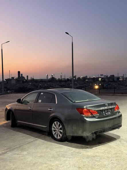 ‎سەرەتا بەناوی خوای گەورەو میهەربان
‎سعری       71 گەڵاو کەمیک مەجال
***********
ناو زه رد ڤول ڤول 
Toyota avalon2011. Limited 

‎بڕاوەی  دوبه ى بڕاوە
‎مواسەفات ئەمریکی لیمیتید فول فول
‎پەردە سڵایتت کوشن کارەبا کوشن جڵد و ساردو گەرم
‎بەسمە ٥بەسمە
‎کوشن خەزن
‎ئاوینە کارەباو   ئیشارەت
شه ش سيدى 
‎سەیارەکە بڕاوەیە 
‎دەحمو لیدرانی پیوە نیە 
‎٤تایەو ویلی لۆک لۆک
‎کاملمکەبەرەو ئیمپری فایەری بیلادی شەریکە
‎سەیارەکە هەموو گیانی بەشەرت 
‎تەبرید ساردو گەرم بەشەرت
‎تەقەو ڕەقەی نیە 
‎هەموو گیانی جایز کراوە
‎   سەیارەکە بەس جئ براوەی سبوغە
‎سعری 71  گەڵاو. کەمیک
‎مەجال
‎شوین رانيه 
***********
