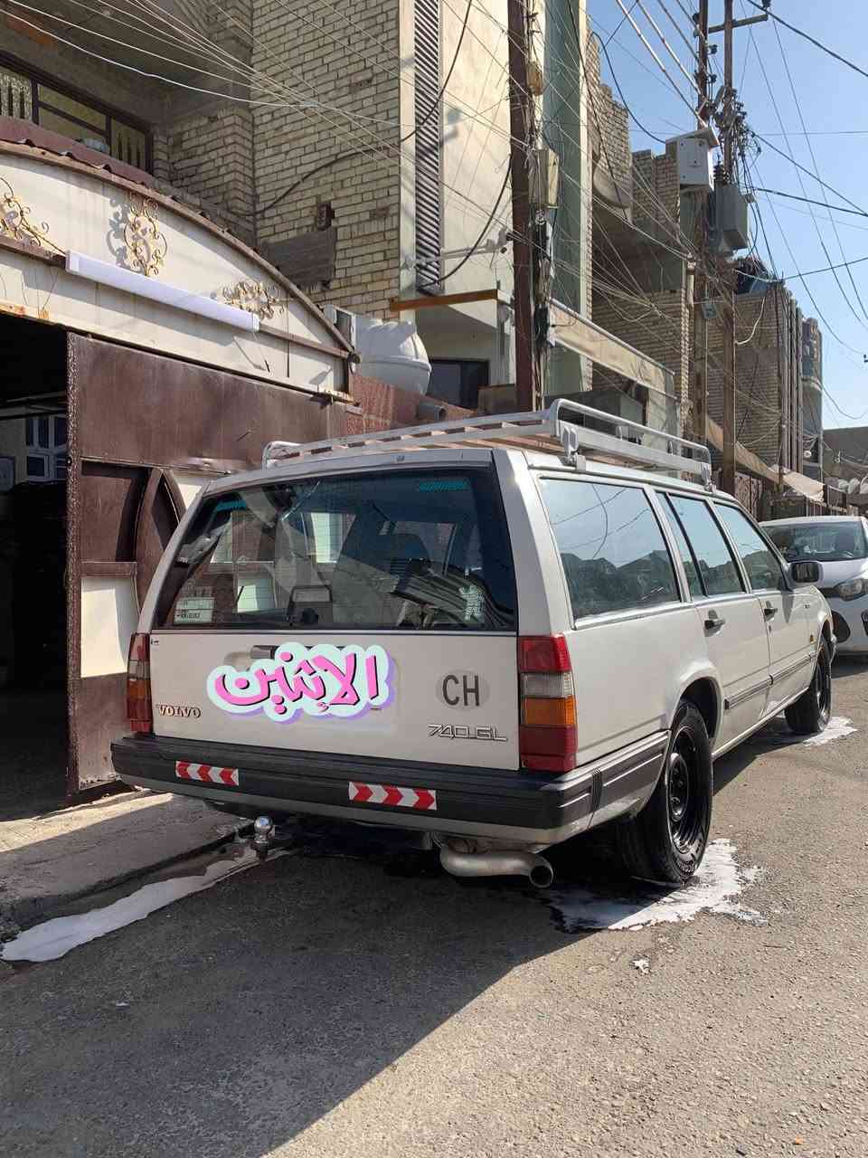 السلام عليكم فالفو ستيشن ٧٤٠ موديل ٩٠ اصل 
تخم تاير 
حداديه كلها جديده عل شرط 
كهربائيات كامله 
السياره بلاديه مو معمره 
ابيع كفاله عل بلاد 
بدون صبغ بدون ضربه بدون خياس
غرفه جديده 
دشبول جديد  
كير مكينه جديدات 
مكينه بلاديه 
بطاين جدد 
والسياره احله من الصور 
السعر ٦٠ وبيها مجال 
للاستفسار ***********
