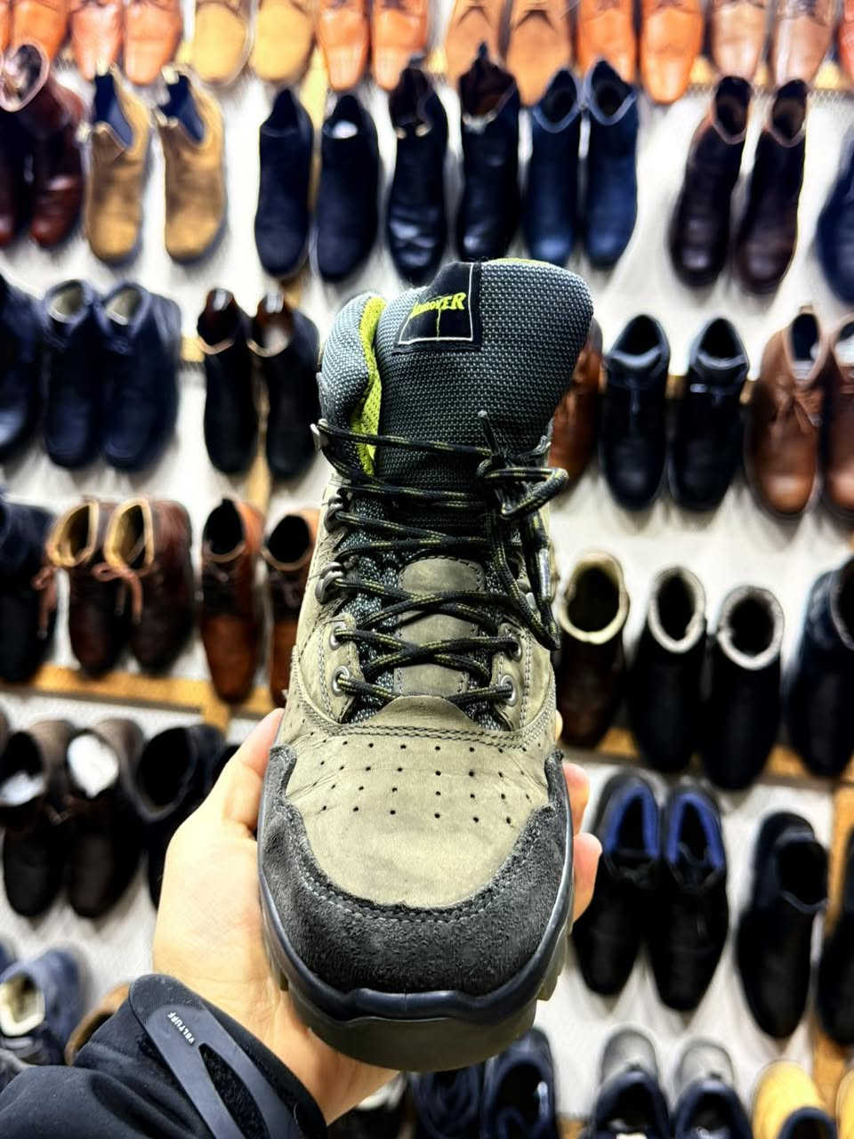 � القياس: 42

إذا تدور قطعة تبين هيبتك… هذا خيارك 👌

🚚 توصيل لكل محافظات العراق
📞 واتساب: ***********

⚠️ قطعة وحدة فقط
📩 للحجز خاص أو واتساب قبل لا تروح
#فرصة #احجز_الان #ستايل_رجالي #اطلب_الان #الدفع_عند_الاستلام #باله_اوربي #تسوق_الان #قطعة_وحدة #جودة_عالية #احذية_رجالي #توصيل_سريع #عرض_اليوم #اطلب_الان #اصلي #عرض_خاص #احجز_الان #عرض_اليوم #قطعة_وحدة #توصيل #ماركات #بوتات #لا_تفوتك #بسطال #للبيع #موضة #تسوق #ستايل_رجالي #كركوك_ستايل #شباب #تخفيضات
