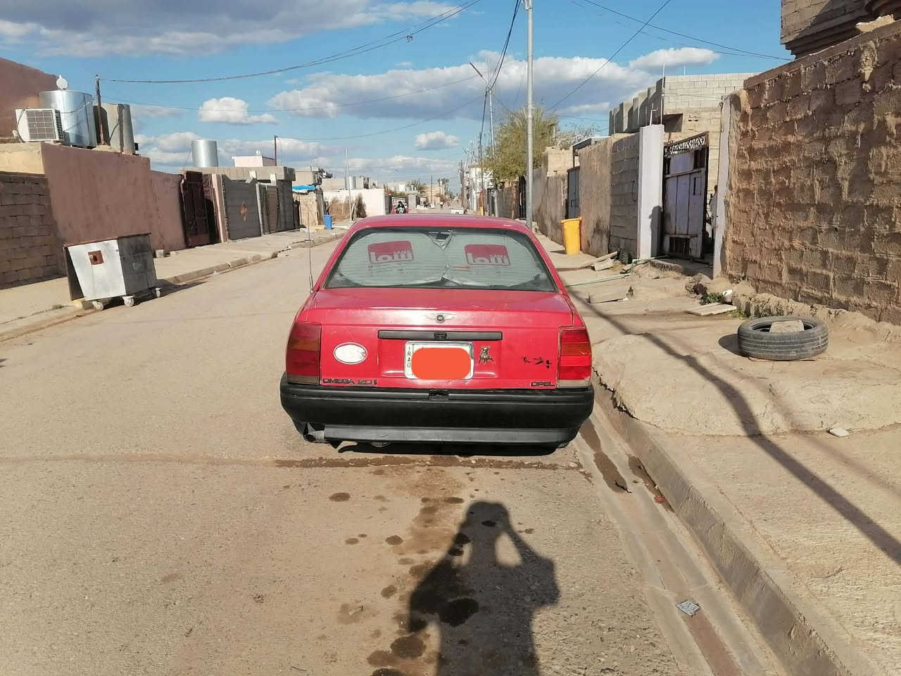 السلام عليكم 
اوميكا نضيفه 
للبيع 
السياره رقم ديالى مشروع وطني ٢٩ مكان السيارة الحويجه ناحيه الرياض الموديل ٨٨ 
الشراي يتصل***********
