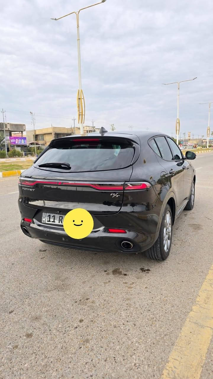 سياره دوج هورنت  ٢٠٢٤ ارقام بغداد حرة
حادثها بنيد مبدل و بارد بسيط بالجاملغ الايسر بدون دواخل و بدون شاصي او لغد 
ماشية ٣٠ الف ميل 
سيارة جاهزة و ما بيها نقص و لا اي كلوب او كود بالشاشة 
بدون ايرباك ،  
⚙️ محرك 1.3L توربو + كهربائي (هايبرد) بلكن هايبرد
💪 القوة: 288 حصان
🚀 0–100 كم/س: 4 ثواني فقط 
🛞 دفع رباعي AWD
🔋 مدى كهربائي: حتى 53 كم
🎮 أوضاع قيادة متعددة + PowerShot
🛑 فرامل Brembo رياضية
🖥️ شاشتين رقمية 12.3” + 10.25”
✨ تصميم رياضي وشعار R/T
🚗 قوة + تقنية + توفير 🔥
كزوز رياضي و صوتها حلو 
مري شفط و اشاير بالمري 
بصمه 
قطعتين تبريد 
تدفئة كشنات و ستيرن 
دخول ذكي و هواي مواصفات اخرى 

السعر 180 
***********/***********
مكان السيارة الانبار الفلوجة
