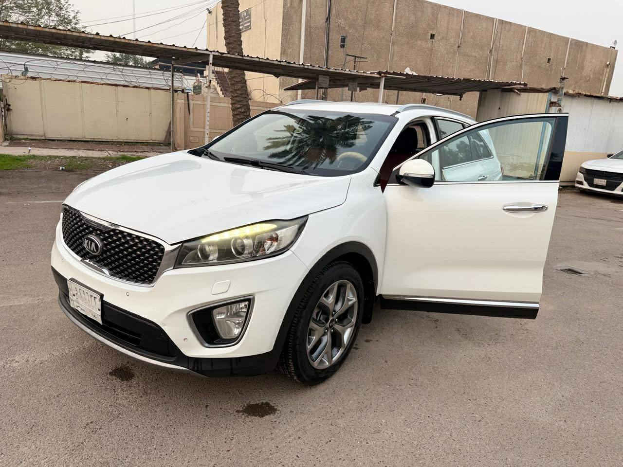 سورنتو خليجي ٢٠١٦ اللون ابيض ٦ سلندر ٧ راكب كشنات جلد بصمه مع بصمه أبواب جنطه كهرباء مرايه شفط واشارة بالمراية زراك لايت ماشية ١٥١ الف بيها بارد بسيط هلال الجاملغ الخلفي الأيمن وتكحيل شفة البنيد موضحه بالصور السعر ٢١٥ وبيها مجال بسيط غير متواجد على الفيس ***********
