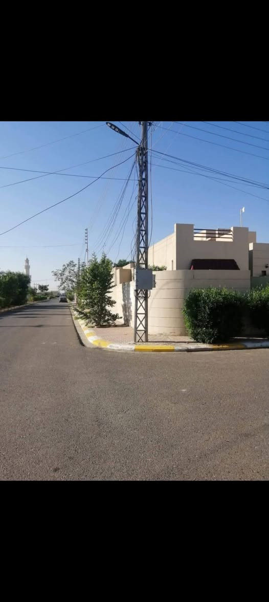 بيت للبيع ٢٧٣م طابق واحد مجمع الجوهرة ركن ع شارعين شارع ٣٠  م  بناء البيت ع ايد ابو البيت بناء درجة أولى للإستفسار الاتصال على الرقم *********** او ***********
