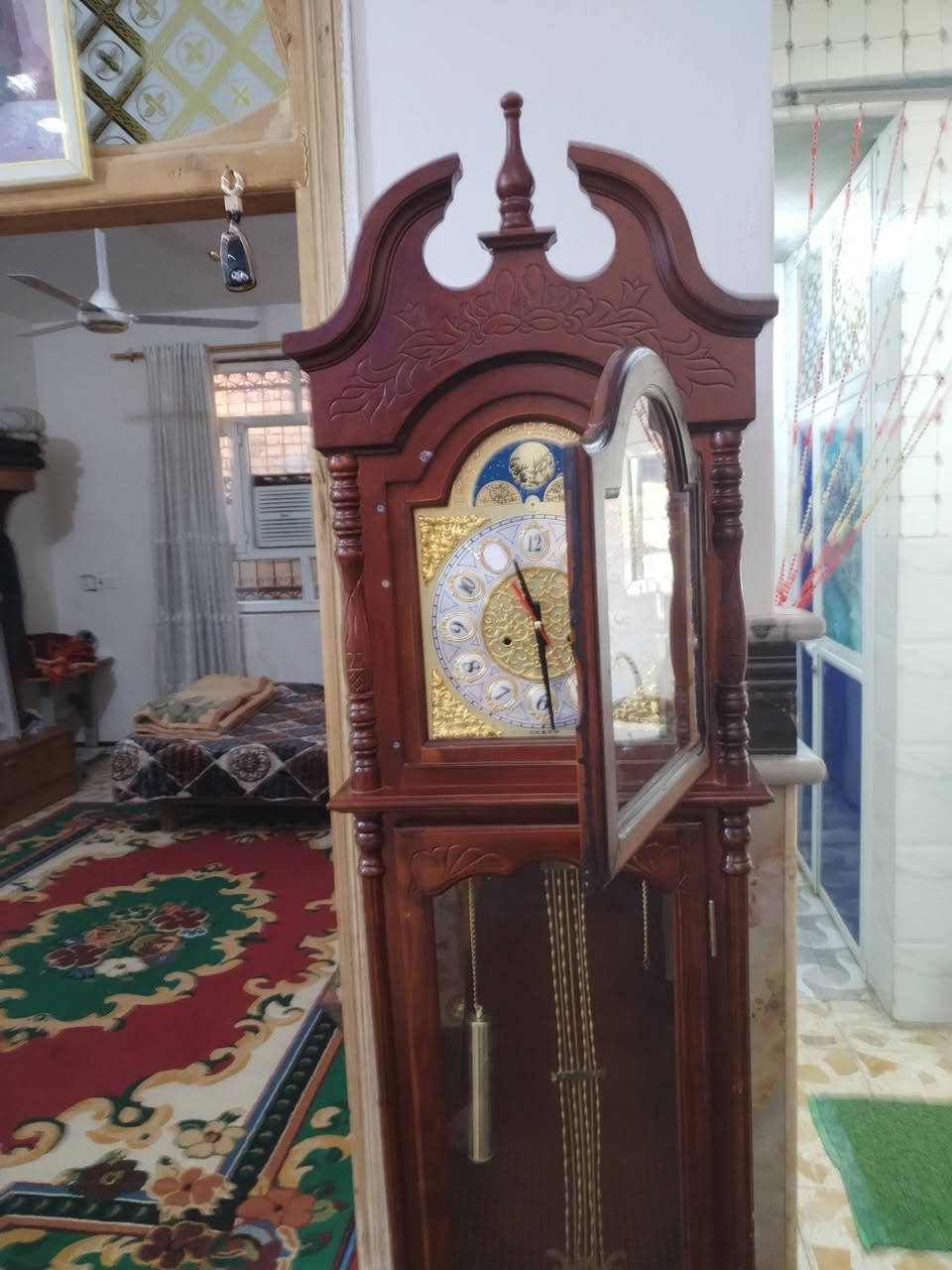 السلا م عليكم ساعه انتيكه للبيع المكان بابل السعر ١٥٠ للاستفسار ***********
