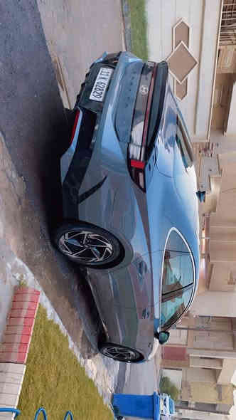 سوناته لبيع  موديل 2025 ماشيه 16.500الف  ميل الشكل الجديد لون مميز (سموك )دخول جديد
مرقم بغداد معوقين رقم دولي 
السياره نضافه ١٠٠٪؜ جديده كلش ونصبتها كلش حلوه تجي وشوف شخط مابيها 
حادث بدون ارباك شرط فقط تصليح جاملغات خلفيه اثنين وقبق جنطه مبدل نفس لون ودعاميه سياره بدون شاصي بدون حوض كله مكفول 
 -فؤل مواااصفاات
-داخل لون ابيض  
-مكينه 2500
-سقف بنراما
-شاشه متصل 
-كير تعليق 8 نمر تعلق
-تدفى كشنات 
-تبريد شاشه لمس
-مقاعد كهرباء 
-ثلاث انضمه قياده 
-ارباكات مقاعد 
-كامره دواره محيطيه وخرائط 
-اناره ترحيب يدات وشاشه 
-زجاج ملون مانع الحراره 
-لد امامي خلفي مع عدسات لايت 
-مخارج تايبسي امامي خلفي 
-التحكم على المنحدرات 
-مستشعر وقوف 
-شحن واير ليس 
-شاشه كبيره خرائط
-نقطه عمياء بلمري 
-تشغل عن بعد 
-حساسات امامي
-رادارات امامي خلفي عدد 3 
-نضام فرمله الطؤارئ
-وسادات هوايه 6 
-مصابيح زينون اماميه مع لد امامي متصل .
-ابل كار بلاي !
-محافضه على المسار 
-اوتو هولد 
-هاند بريك كهربائي
-مود درايف 
مكان سياره بغداد السعر195 وبيه مجال 
اي استفسار ***********
