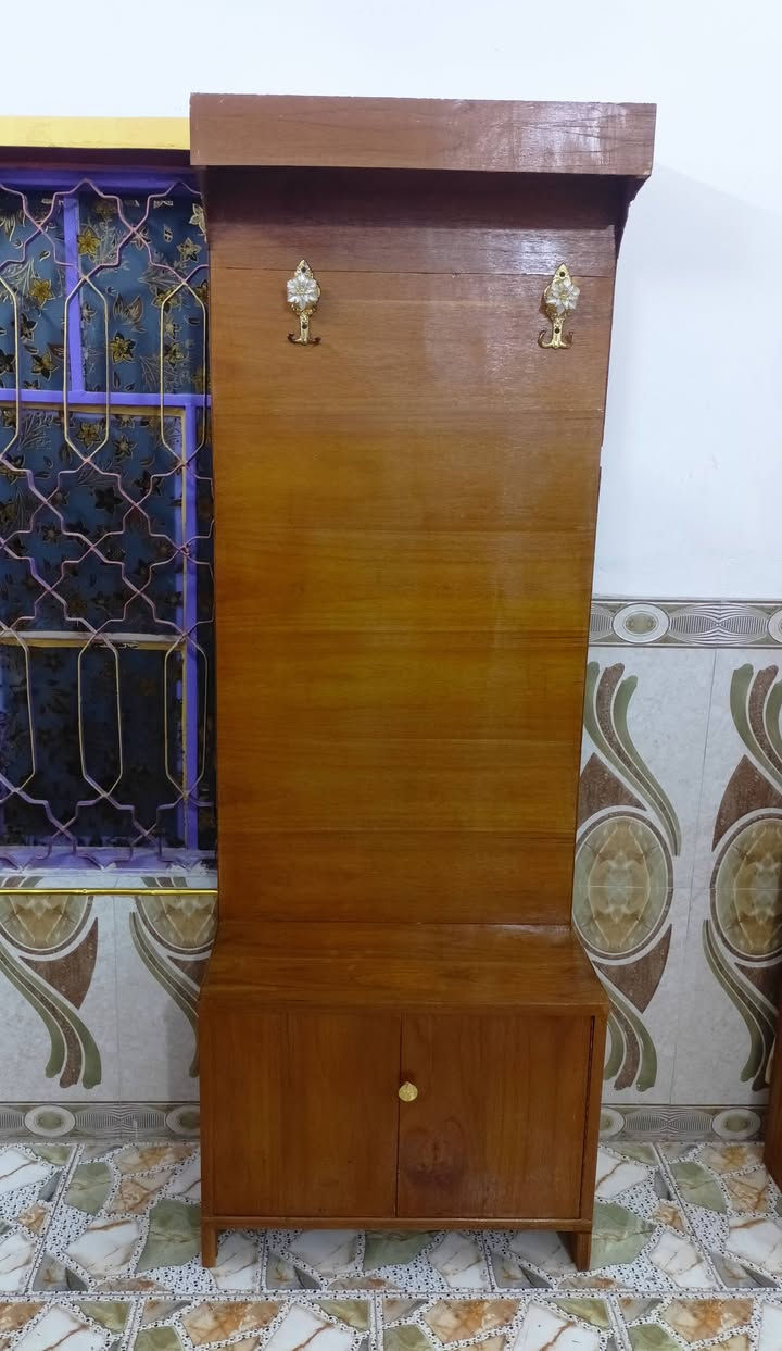***********  السعر 380 بيه مجال مكان النجف
غرفه صاج عراقي مديل حديث نضيفه ام 5 باب كامله

