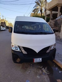 نيسان للبيع موديل 2025 السيارة مدوشمة فلاح العكيلي ماشية 82 الف السيار...