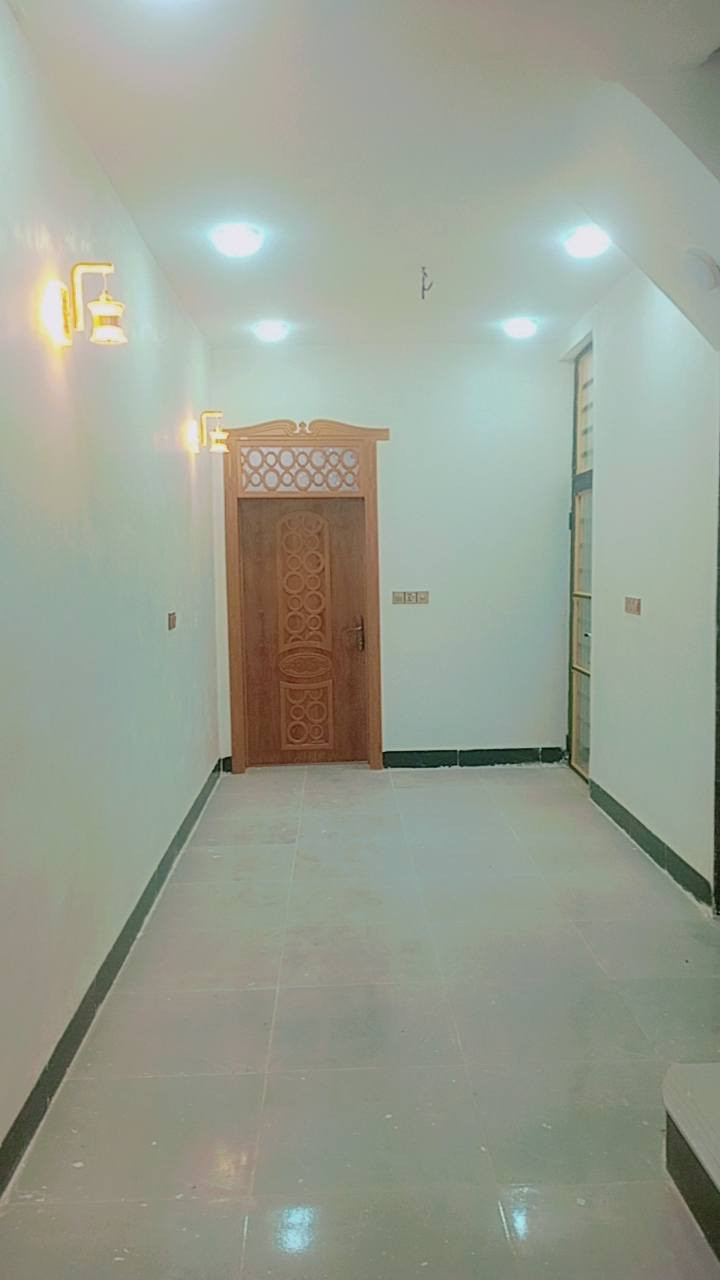 دار مساحه 50 متر مقابيل قريه الغدير عمود 321 شارع الصب وتنزل بفرع بعده ممسكون طابو  زراعي سند 25 منطقه حلوه وهادئه سعر 22 بناء حديث وصب كونكريت 
***********
