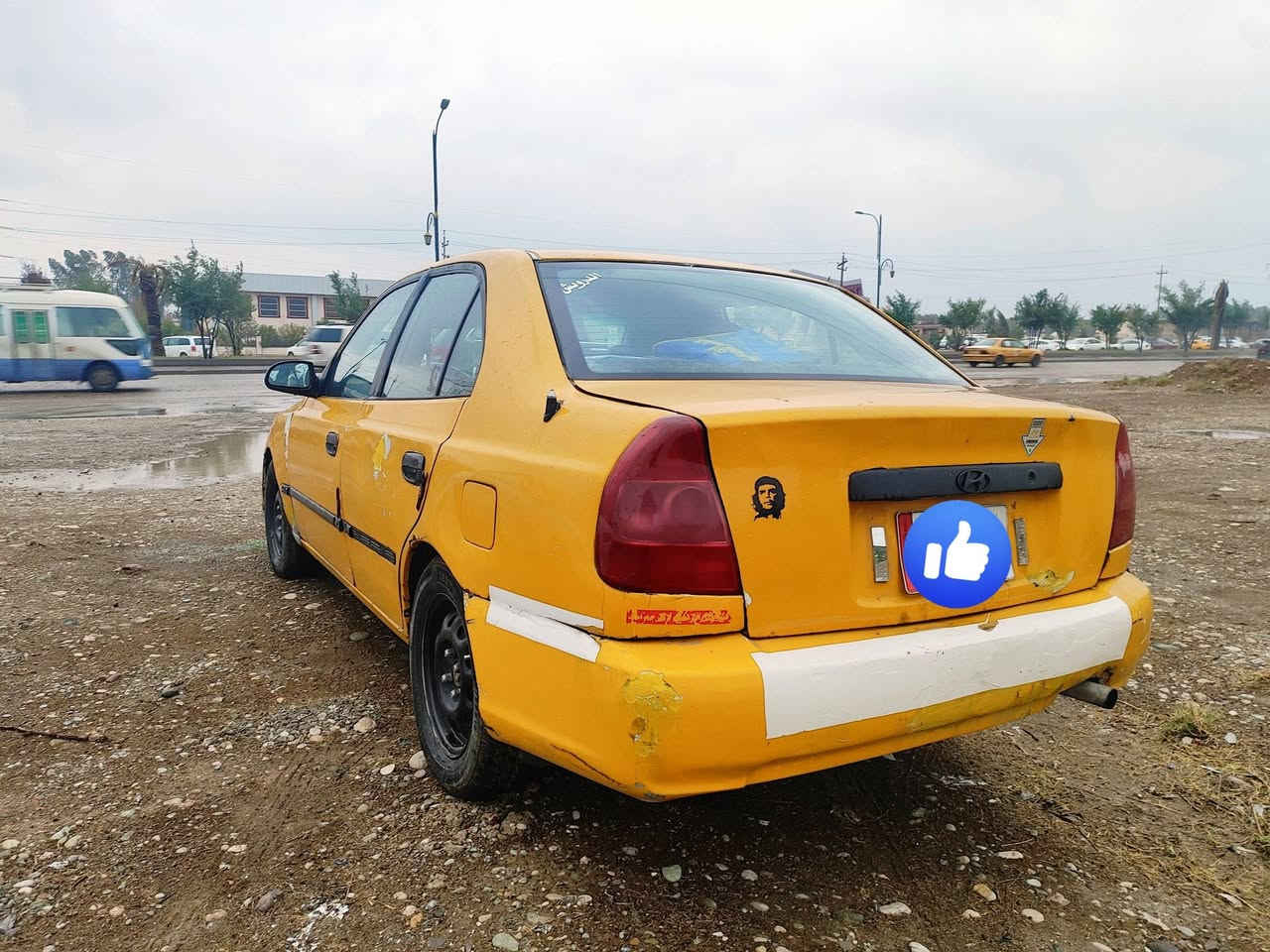 سياره اكسنت فيرنا موديل 2000
رقم بغداد للبيع 
محرك لا صرف لا بخار 
كهربائيات كامله 
تبريد + تدفئه 
تايرات طخم جديد 
صدر نضيف 
بطاقه بانزين 
 رقم 
***********
