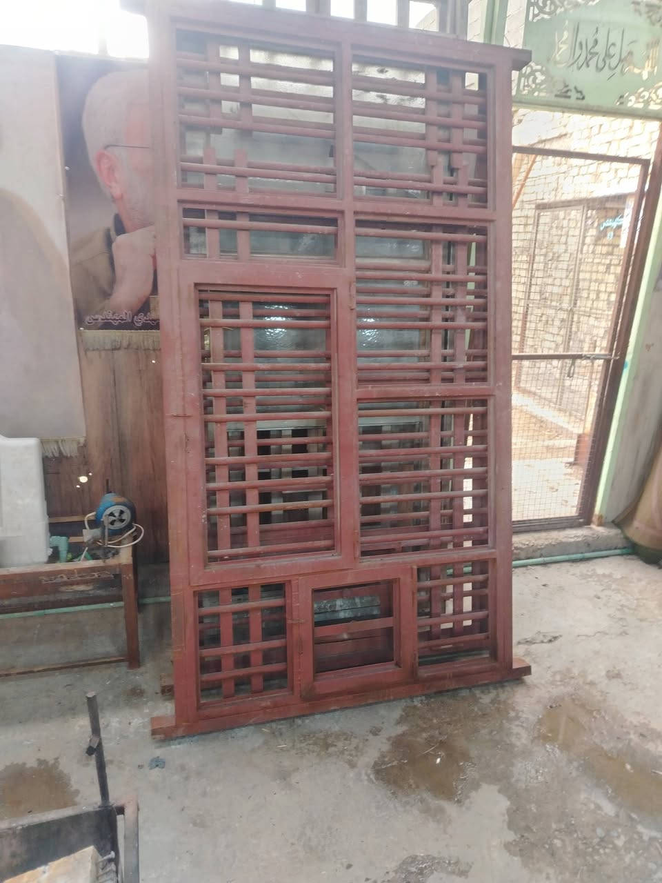 السلام عليكم شبابيك عدد٣ باب عدد١ جنل العنوان بغداد حي البتول رقمي *********** السعر ٦٠٠ الشرايع يتصل
