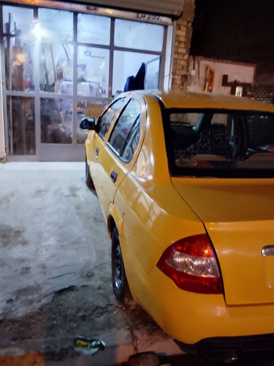 السلام عليكم
طيبه موديل 2015
 مكينة وكير محور كورلا ياباني
 كشر نظيف
 صدر نظيف
تخم تاير جديد 
تراية حلو 
.هيئه عليها سنه 
غرامات امصفره
 سنويه نهاية 2028 
بيها طخه بالجاملغ الخلفي جهت السائق
 شواصيها مال شركه 
رقم دولي 
سعرة 35$ وبيها مجال 
العنوان بغداد 
الرقم ***********
