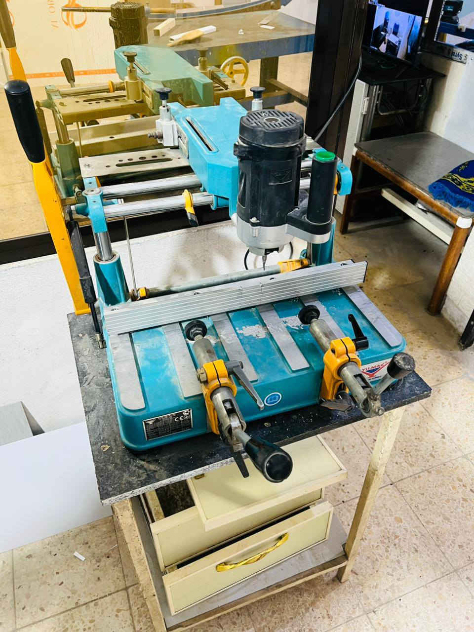 فريزه ألإمنيوم حفر للبيع رقم الهاتف ***********
