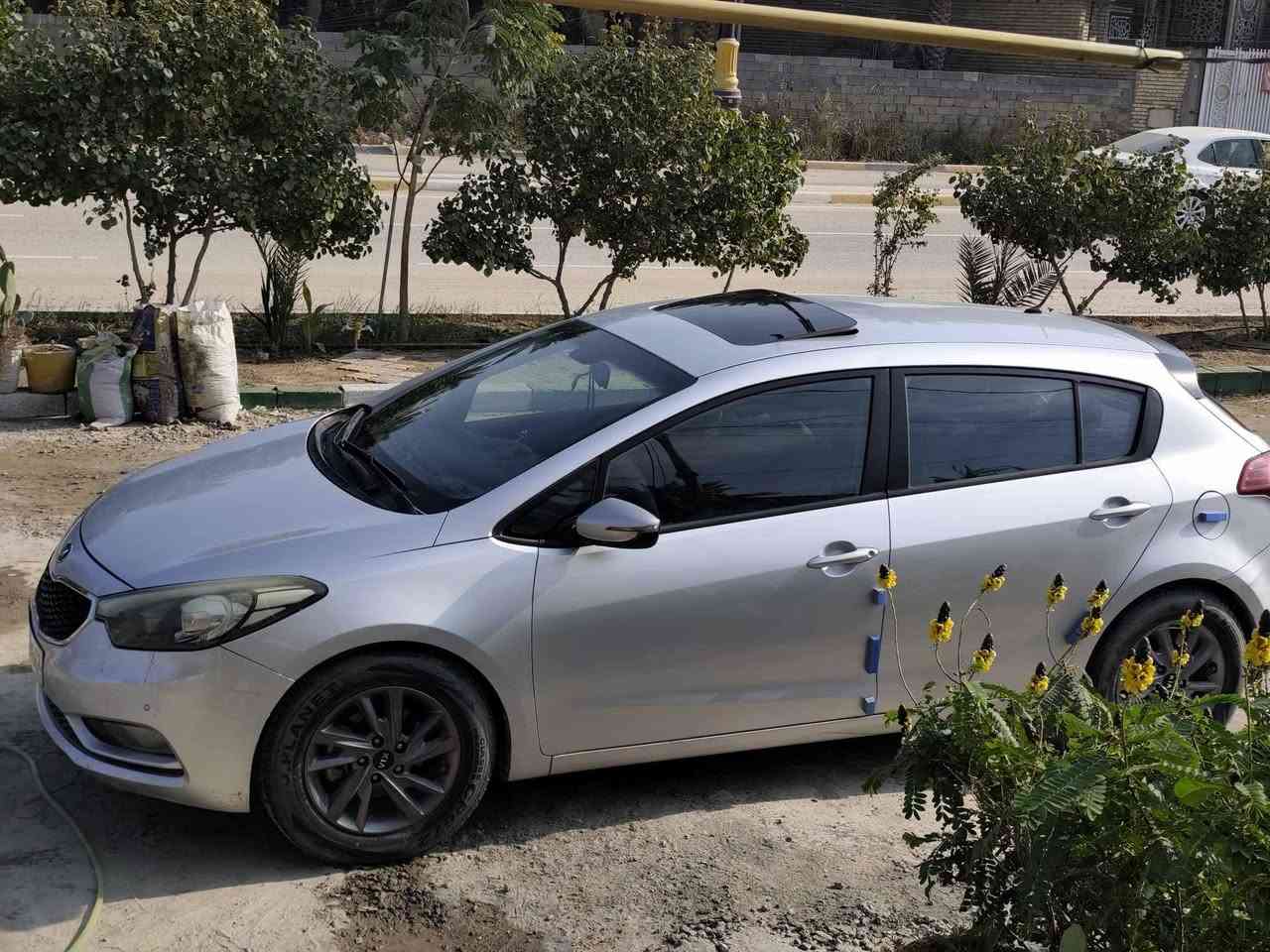 السلام عليكم

2015 هاج باك فول موصفات عدا البصمه فتحه سقف 
شاشه تاب اصلي 
كامره خلفيه دواره 
حساس امامي خلفي 
تحكم ستيرن 4 جهات 
مثبت سرعه 
تحكم بوضعية الستيرن
تبريد ثلج -تدفئه 
شاشة عطلات 
تبريد قطعتين 

 ماشيه 71 الف😍✅

السياره على وضع الشركه ✅✅✅🟩

بيه بس باب الصدر وره الصدر صبغ اثر شيش 
الدعاميه ما مصبوغه 
سياره على وضع الشركه 

مكينه - كير كفاله ✅

رقم بابل الجديد 
سنويه 29 بسمي 
ويل. 16 عالي يعني تنسخ تطخ
بنزين عادي تسحك اقتصاديه 
مسويله ادامه كامله 

سياره جديده تخبل مال جنايه🟩🟩✅

سياره جدا جدا نظيفة بنزين عادي ابدا ماكو دونز سياره كلش نظيفة بالنسبة لسنتها كلش قليل ماشيه✅✅

السعر :: اطلبه بالتعليقات يصلك خاص 📩✅

 للاستفسار ***********
