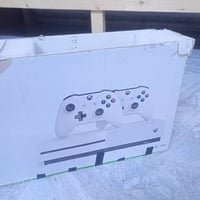 XBOX ONE S  مبدل هارد من 1T الى 512 الالعاب البي  ASSASSINS CREED FC25...