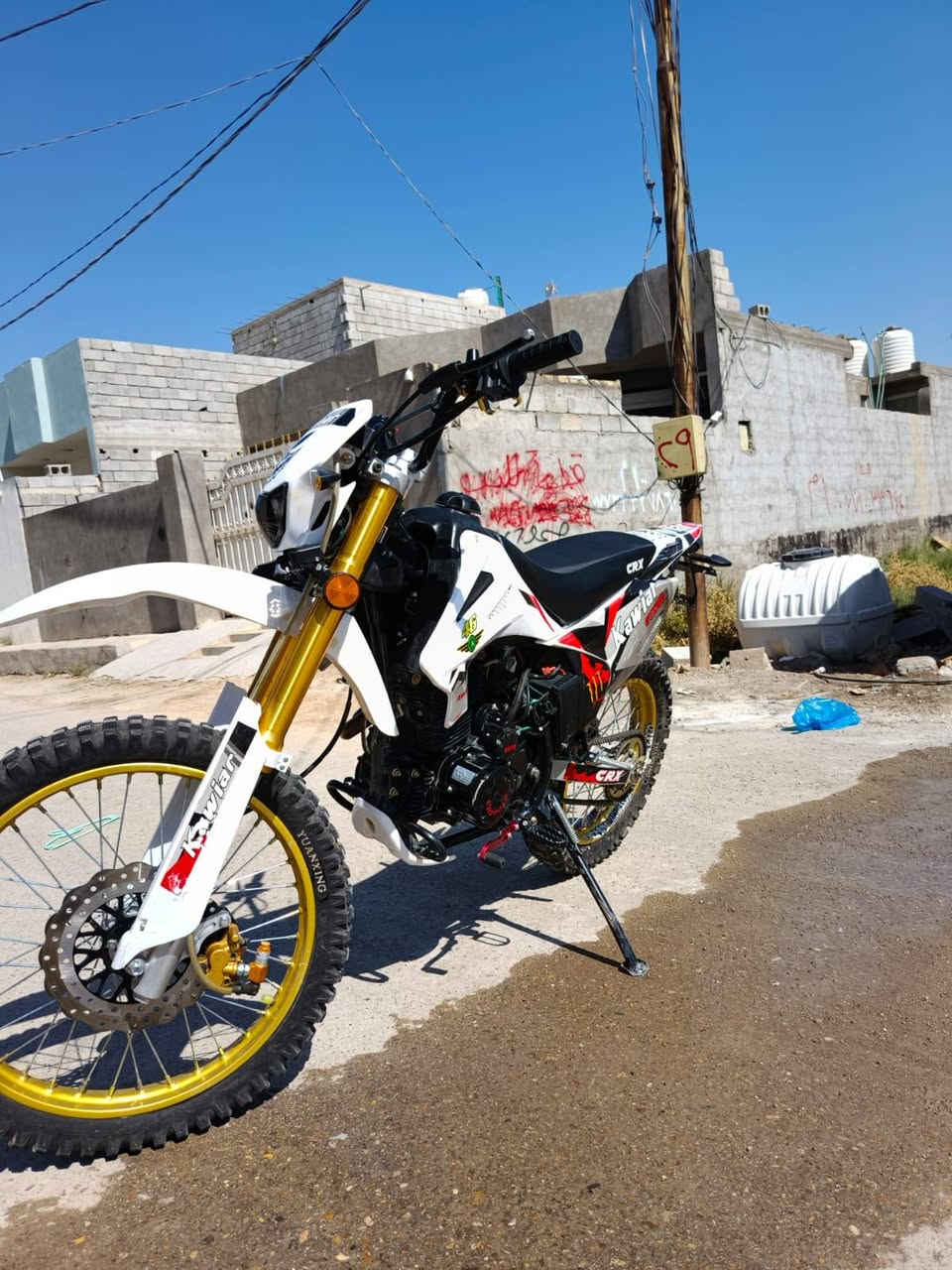 سلام عليكم 
قفاز للبيع 
موديل 25 اوراق اصولي
محرك 250
ماشيه 4000
سعر واحد 300 وبيهه مجال
***********
مكاني ديالى بعقوبه
