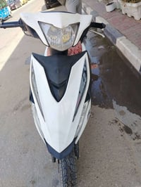 دراجه ماكس آر اس للبيع بيه خيط تبخير قيم واخذ مكان قريب البارون ٠٧٧٢٨٦...