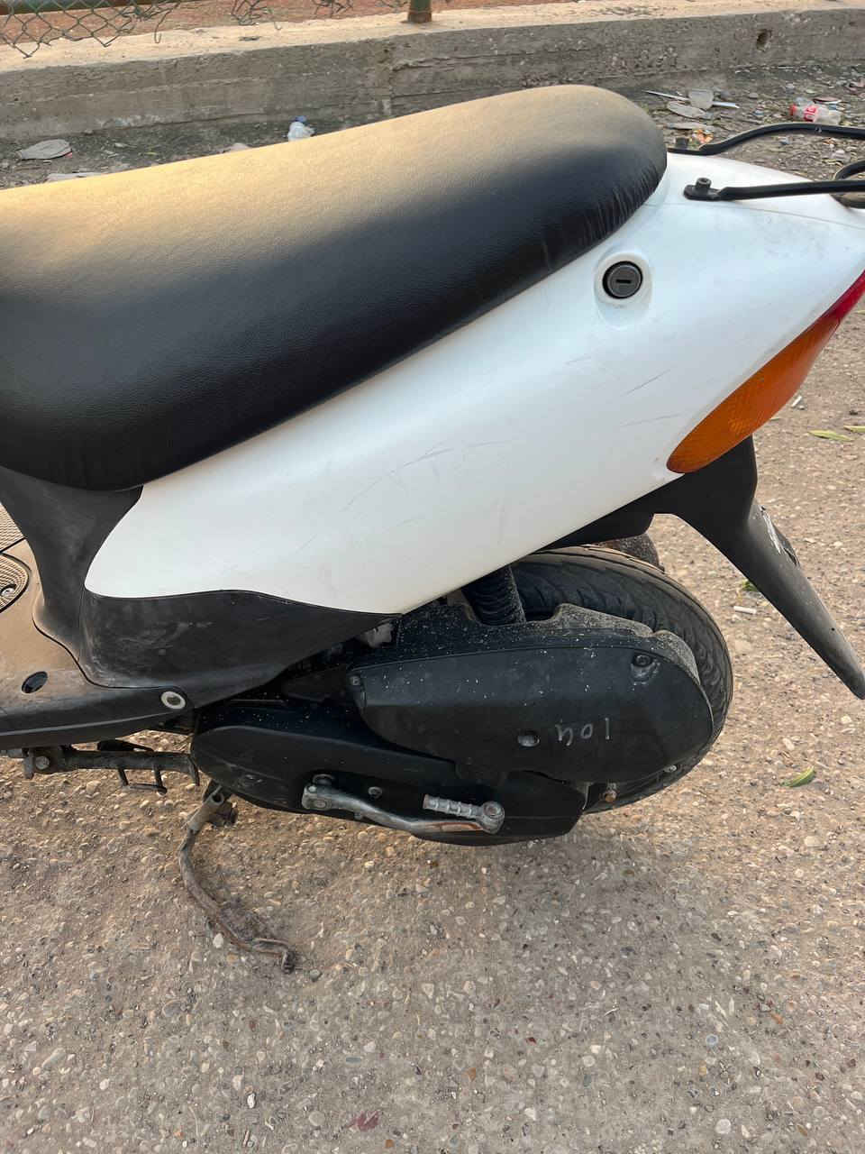 السلام عليكم للبيع دراجة سازوكي 60دراجة كلش حلوه ومرتبه كل شي شغال بيها عدا عداد السرعة مكاني بغداد الأمين الثانية السعر350 للتواصل ***********
