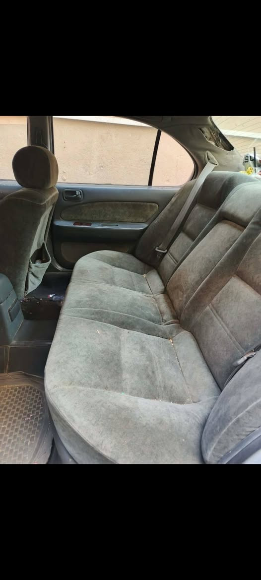 السلام عليكم نيسان موديل 98  مكينه 300 وكير حاويه رقم الانجليزي الجديد سنويه 30 صدر امامي وخلفي جديده كهربائي كلها شغاله  تبريد ما يشتغل بيه ليك سياره كالم مكمله مكان بغداد الطالبيه *********** السعر 44 وبيه مجال
