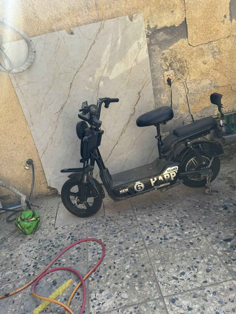 للبيع السعر ٢٧٥
***********
مكان الشعب
