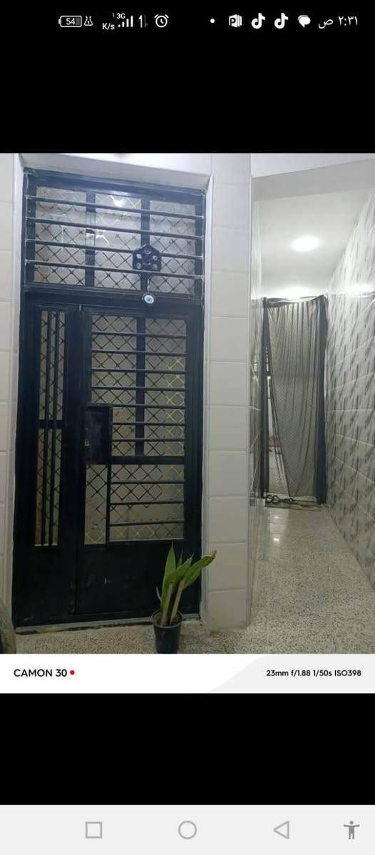 سلام عليكم بيت للبيع 100متر زراعي قاطين اب شارع للمستشفى الفضيليه الجديدة منطقة حي السلام بناء جديد السعر 110 والانتصال ***********
