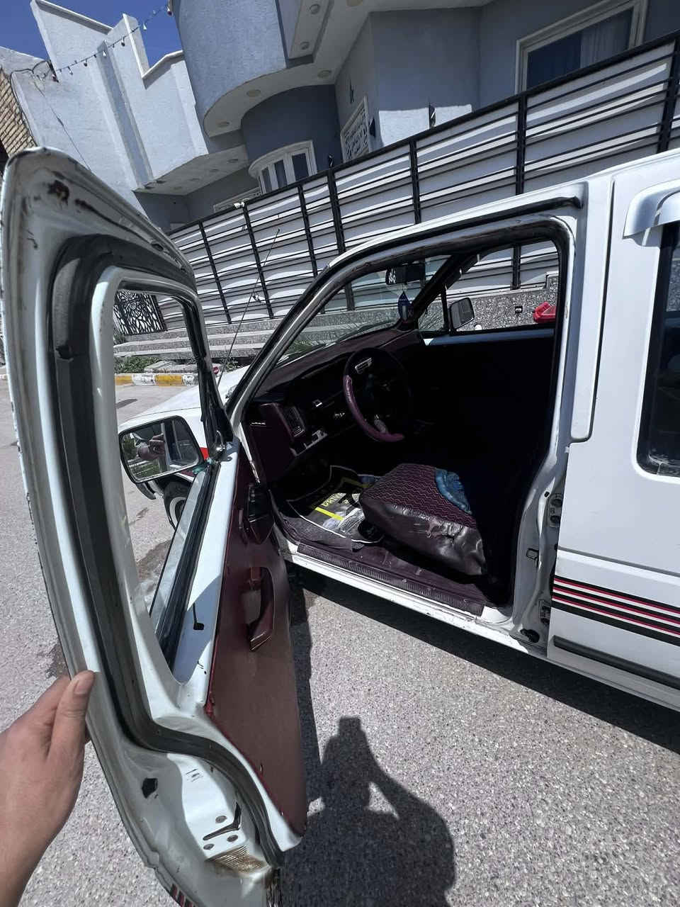 السلام عليكم…
نيسان موديل 93 محرك بلاد كير عادي غرفتها حلوه مصبوغه حزام رقم ذي قار شرط المداور مكانها ناصريه مركز 
  
السعر 40 وبيها مجال للطيبين

***********
