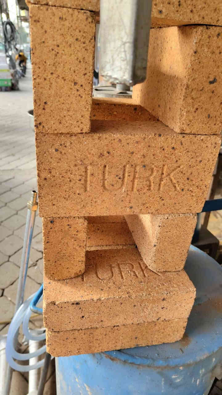 سلام عليكم طبكيات تفتوني محير دبل ماشات بريمزات تركي طابوك حراري يوجد توصيل لكافة المحافظات 
***********
