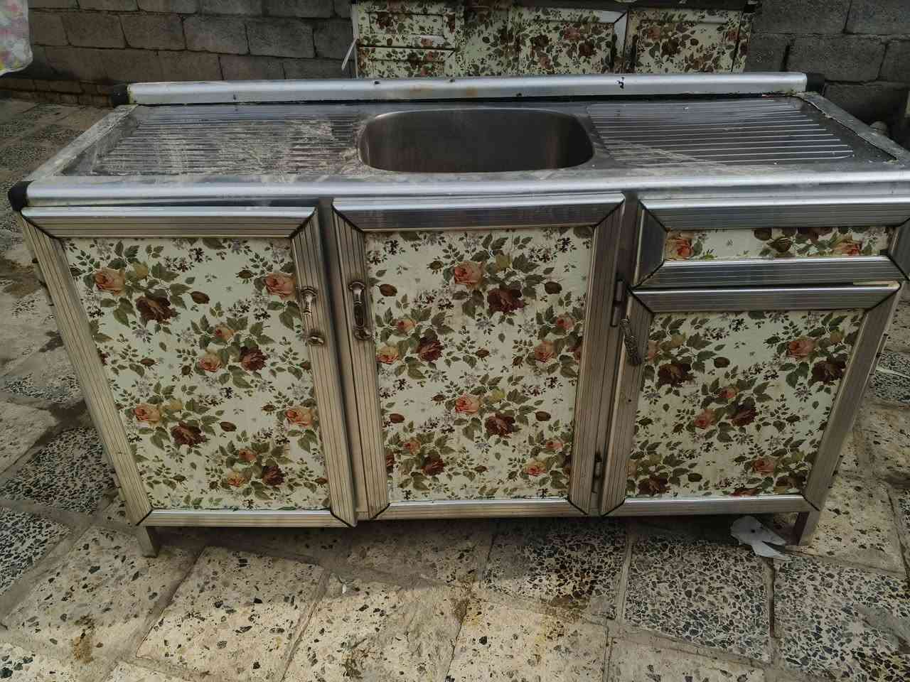 سلام عليكم كاونتر لبيع 180وبي مجال 
***********
