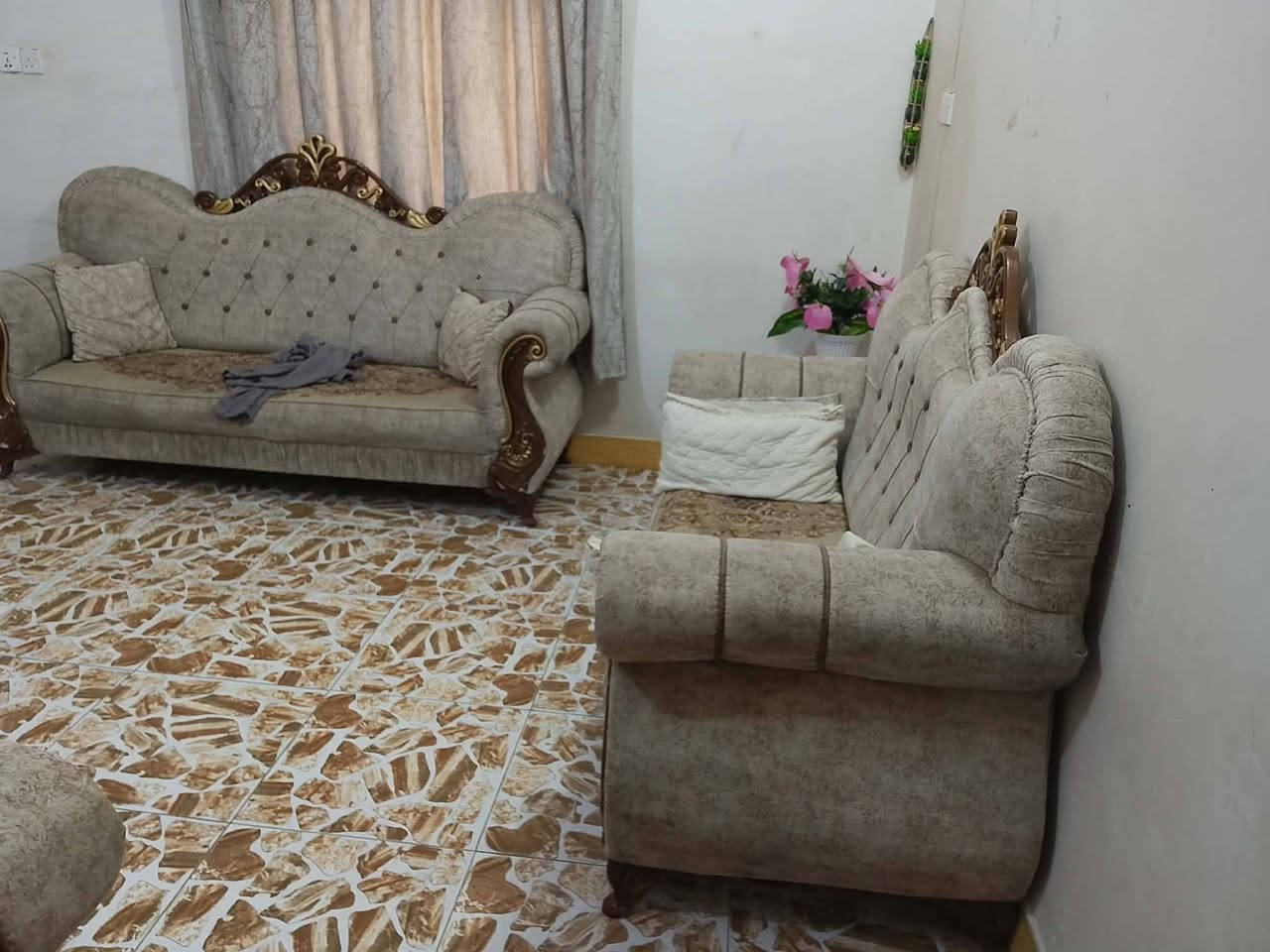 مكلف بل النشر للبيع تخم حطاطي أخو جديد عشر مقاعد سعره 450بي مجال جهاز جري جديد سعره 300 بي مجال  مكانه هيت استفسار خاص @إشارة


**إذا كنت صاحب هذا الإعلان وتريد حذفه لأي سبب، رجاءا أرسل رسالة إلى الدعم الفني**