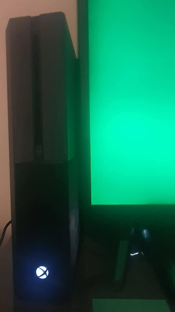 📢 للبيع Xbox One Fat 🔥
اكس بوكس وان فات 
💿 السعة: نص  تيرابايت
🎮 اليد: أصلية
📦 كامل الملحقات (كيبلات، HDMI)
💡 الجهاز نظيف وشغال بدون أي مشاكل
✨ ممكن تجربة قبل الشراء
يحتوي على حساب العاب 
📍 الموقع: [بغداد البياع  يوجد توصيل]
💰 السعر: [١٤٠ الف ]
📞 للتواصل عالخاص

​🎮 عالمك الخاص من المتعة والاحتراف! 🚀

​للبيع Xbox One Fat بحالة الوكالة وبسعر مميز.

​إذا كنت تبحث عن جهاز يجمع بين الأداء القوي والأمان، فهذا هو خيارك الأفضل. الجهاز نظيف جداً، محافظ عليه

​📋 مواصفات الجهاز:

• ​الموديل: Xbox One Fat.

• ​سعة التخزين: 500 جيجابايت (نص تيرابايت).

• ​الحالة شغال 100% بدون أي مشاكل.

• ​يد التحكم: أصلية بحالة ممتازة.

• ​الملحقات: كامل الملحقات (جميع الكيبلات + كيبل HDMI عالي الجودة).

• ​الإضافات: الجهاز يحتوي على حساب جاهز بالألعاب.

​✅ لماذا تشتري هذا الجهاز؟

• ​ضمان النظافة: الجهاز لم يسبق صيانته

• ​تجربة شخصية: لضمان حقك وراحتك، يمكنك تجربة الجهاز بنفسك قبل الشراء.

• ​الجاهزية: الجهاز مجهز بكل شيء، فقط وصله وابدأ اللعب!

​💰 السعر: 150 ألف دينار عراقي فقط!

​📍 الموقع: بغداد - البياع.

🚚 التوصيل: متوفر خدمة توصيل لجميع المناطق.

​📩 للطلب والاستفسار: يرجى المراسلة على الخاص.


**إذا كنت صاحب هذا الإعلان وتريد حذفه لأي سبب، رجاءا أرسل رسالة إلى الدعم الفني**