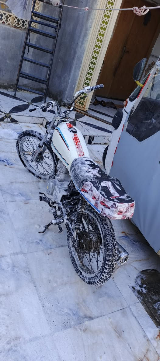 سلام عليكم دراجه نامه ادوات مكينه خرسه ما مفتوحه مكفوله من البوكه دراجه غراض كله جديد كشن تفصال تانكي جديد شوته يعني غراضه كله جدد سعر 450 مجال حك جيه بكاني بصره كرمه تواصل ***********
