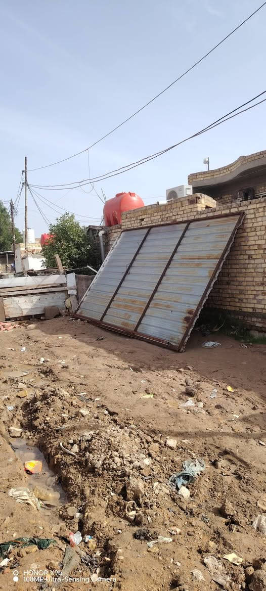 قمارتين البيع.وحده طوله 5 امتار.. ولثانيه مايقارب 4 امتار
العنوان حي شهدا. ***********
