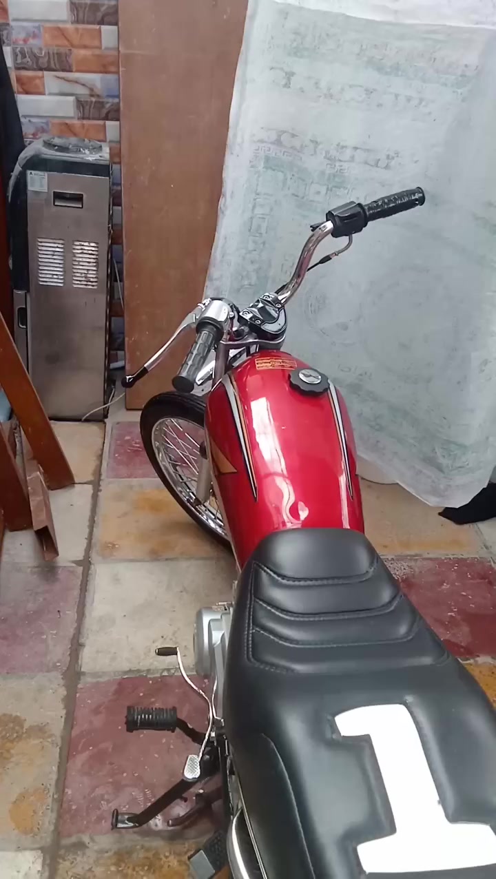 السلام وعليكم دراجه اوراق اصولي 21 وتعميره بنهايت 25 مامفتوحه شاصي مكفول ومحرك مكفول  اوراق 7 نضاف تعال ورقم البصره كرمه علي السعر 1000 وتساب *********** وكبل احوله بسمك مستعجل وتوه كملت جان بيهه نقوص وكملتهه
