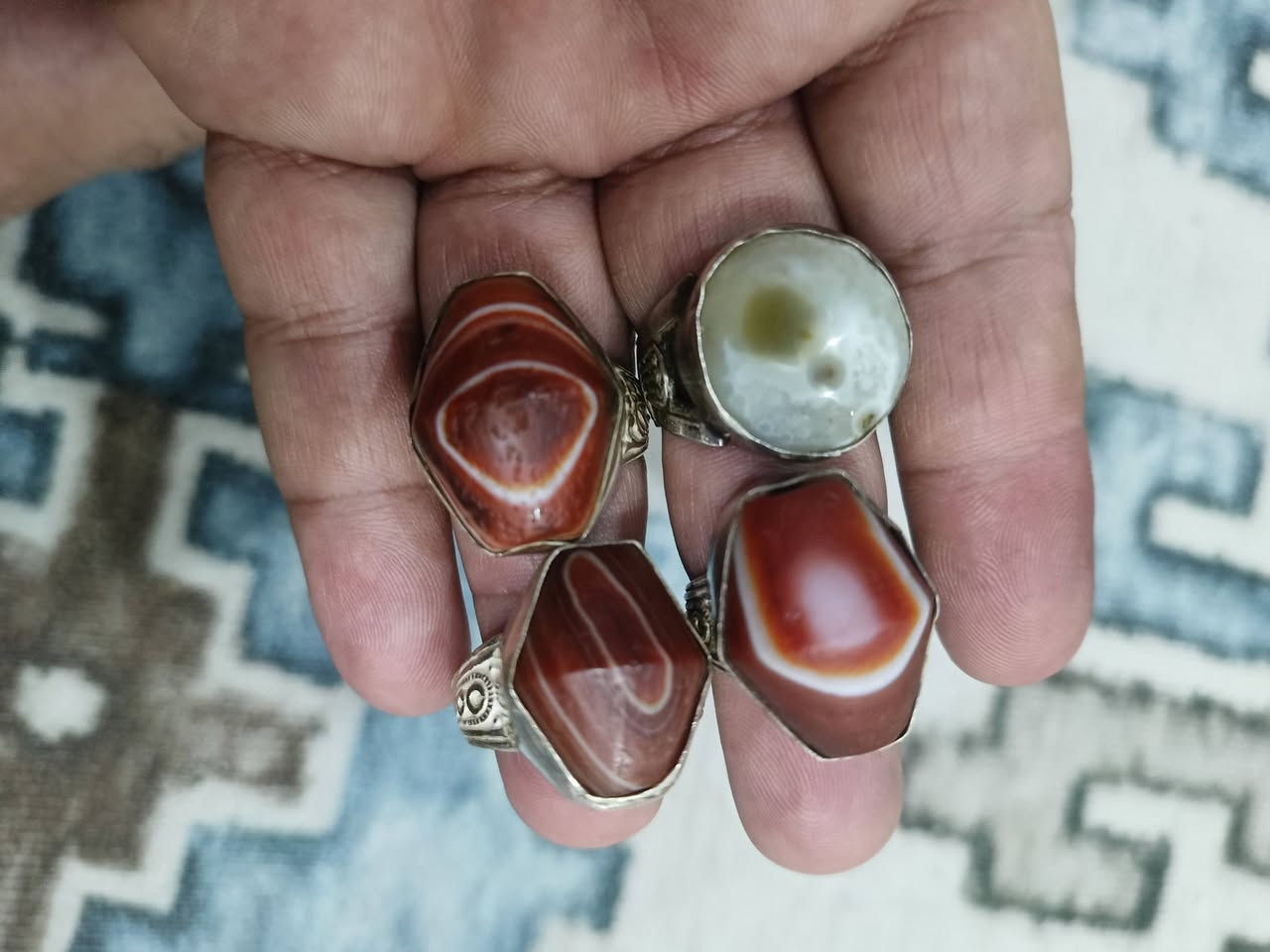 خام طبيعي أصلي شرط صياغه يدوي فضه925
13محبس شلع البيع 500من الأخير شراي على الخاص


**إذا كنت صاحب هذا الإعلان وتريد حذفه لأي سبب، رجاءا أرسل رسالة إلى الدعم الفني**