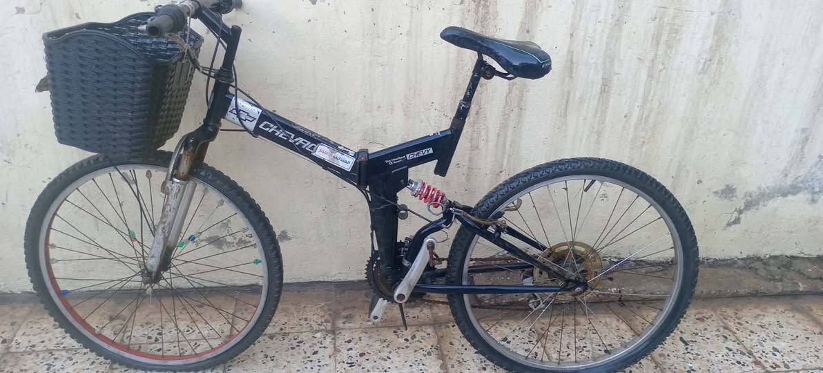 السلام عليكم ورحمه الله عندي هاي البايسكل تاير كدام بنجر كير يحتاج عيارات وال اصطابات مابيهن شي ونضيفه يعني نضافع 80%100
سعر 40وبي مجال 
التواصل خاص


**إذا كنت صاحب هذا الإعلان وتريد حذفه لأي سبب، رجاءا أرسل رسالة إلى الدعم الفني**