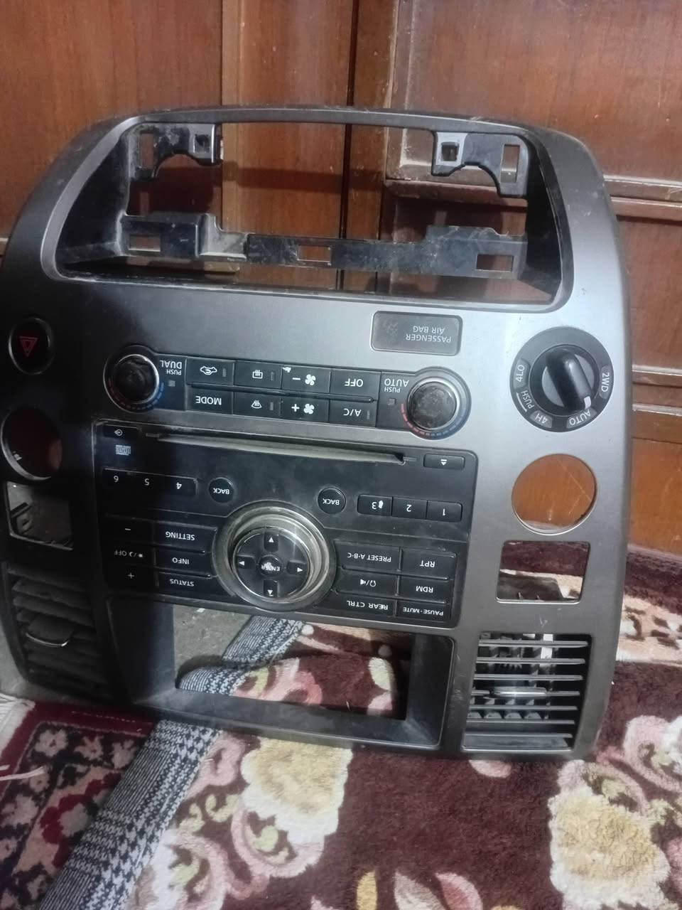 اسلام عليكم
وجه رماده كامل
جديد وشغال 
عل فحص 
السعر ١٤٠ وبي شويه 
العنوان بغداد الدوره 
هاتف ***********
