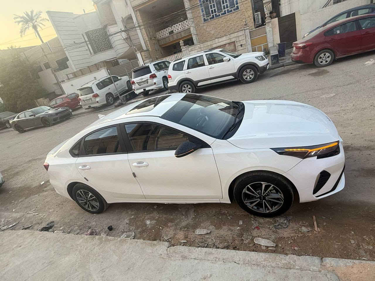 السلام عليكم 
K3  2024
ماشية ١١ الف 
كفالة من الصبغ والحادث 
طلقة واكعه عليه ب الجنطة 
والشاشة مكسورة مالته 
مكان السيارة المشال

*********** بغداد, العراق
