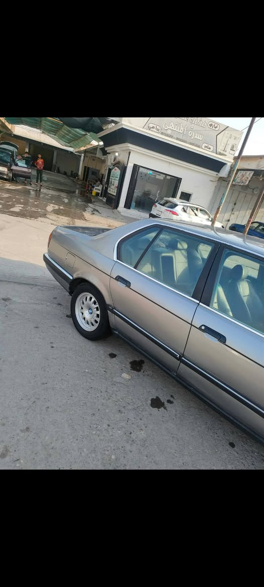 السلام عليكم BMW/735 للبيع سيارة نضيفه وحلوه كدام العين شرط كير محرك شرط على فحص 
سيارة 
بيها جاملغ سايق كد شبر ما مصلح 
باتري جديد 
لايت زينون +سوار 
طخم تايرت جديد 
سنويه باسمي شرط التحويل كابون بانزين بيها 
سيارة  شرط  ترايك وين ما تريد 
السعر 50 وبيها مجال للطيبين  السيارة مسويلها ادامه كامله من دعاميه لدعاميه تعال خاص واذكرلك ياهن حتى منشور ميصير هواي خاص موجود


**إذا كنت صاحب هذا الإعلان وتريد حذفه لأي سبب، رجاءا أرسل رسالة إلى الدعم الفني**