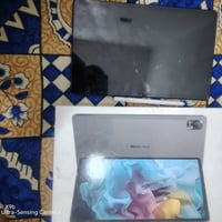 عندي ايباد تاب بلاك فيور مجا 1ذاكره 256مستعمل فقط للدراسه مستعمل 6اشهر...