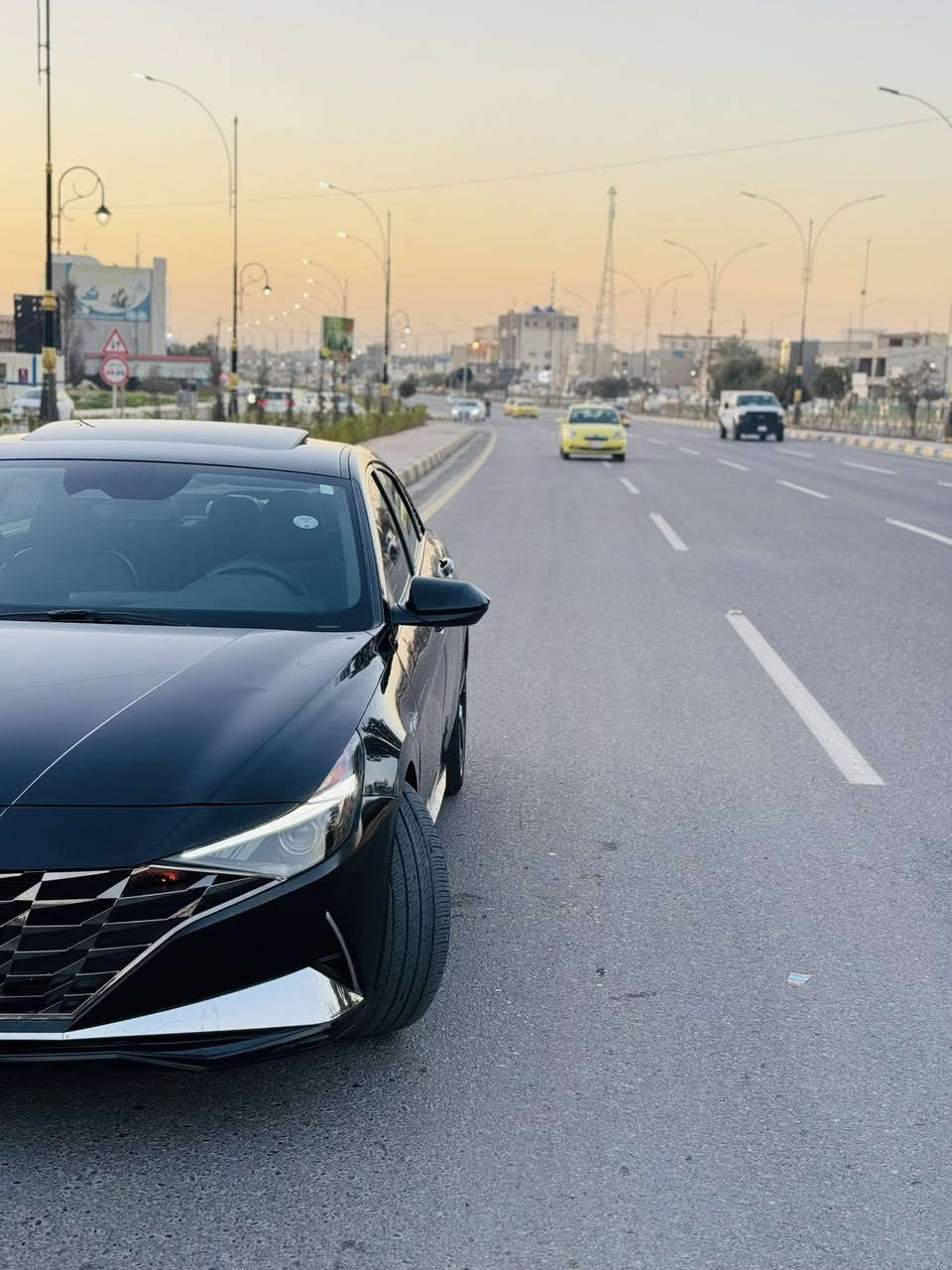 النترا N line 2023 ماشية 40 الف ضررها سطحي 3 قطع بجم كبس بدون دواخل بدون ايرباك 
مواصفات 
بصمة 
سلايت
لايت لد
بكلايت لد
كراسي تدفئة
كراسي كهرب
شاشة حجم كبير
تبريد مناخين
عدادات ديجتل
صندوق ذكي
رادارات 360 درجة
السعر 133 وبيها مجال سيارة جديدة 
 *********** واتساب 
***********
