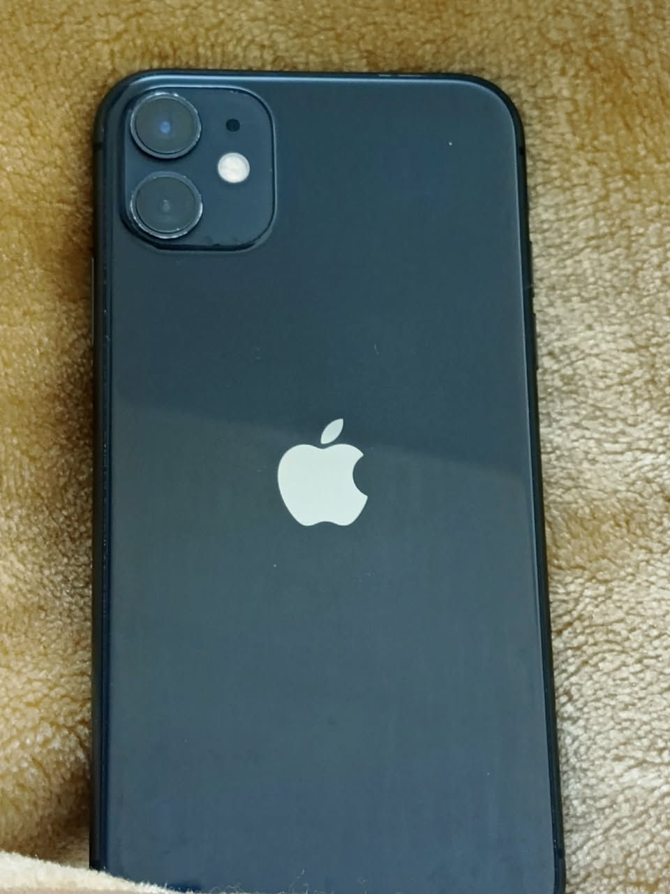 السلام عليكم ايفون 11 عادي ودبل سيم كارت ذاكرتي 64 فقط مبدل شاشه وبطاريه 100
سعر 175الف او مراوسه حسب القناعه 
***********
