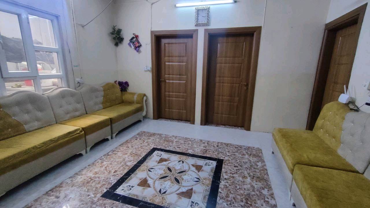 بيت للبيع الموصل حي الاعلام 
بظهر الشارع العام 
204 متر واجهه 12
5 غرف نوم ، محدث طابق ونص 
يمكن فصل الطابقين 
سند جديد