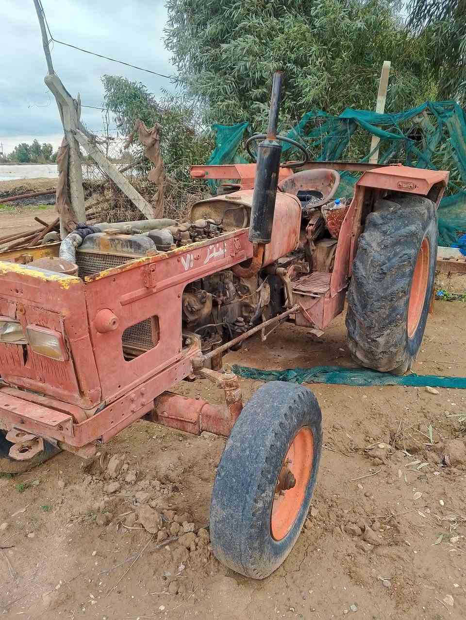 السلام عليكم عنتر 71 للبيع شغاله ماعايزه أي شيء المحرك مجفت جديد السعر 3مليون رقم  الهاتف ***********
