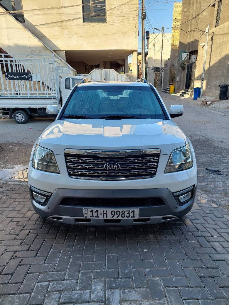 كيا موهافي 2019.. SUV سبعة راكب... استيراد الشركة العامة لتجارة السيارات .. ((المواصفات)) محرك ستة سلندر  3800cc (3.8 لتر) مكفول بقوة 275 حصان بعزم 362 نيوتن متر.. مع كير بوكس خمس سرعات اوتوماتيك ..  فورويل ... ويل 18 .. تخم تاير تايلندي Otani جديد .. ثلاث قطع تبريد مع ثلاجة بالتكية .. تحكم ستيرن جهتين، مثبت سرعة .. شاشة لمس وكاميرا مع حساسات امامية وخلفية ... فتحة سقف.. داخل السيارة لون بيج مخمل.. الاضاءة الامامية لد نهاري دائمي مع اضاءة زنون والخلفية لد ايضا.
((حالة السيارة)) عداد السيارة 129 الف كم حقيقي... المدكر الامامي الايمن مبدل ومصبوغ اثر طخة ستوتة بدون اي دواخل وحسب الفحص والسونار .... مع طعجة خفيفة اسفل الزجاج الخلفي في باب الصندوق على وضعها بدون تصليح بحدود 5سم مع بارد بشكل شريط 10سم في الباب خلف السائق غير واضح.... الباقي بحالة جيدة .. رقم السيارة بغداد بأسمي. موقع السيارة البصرة القبلة حي الجامعة... للاستفسار الاتصال على الرقم *********** البصرة, العراق
